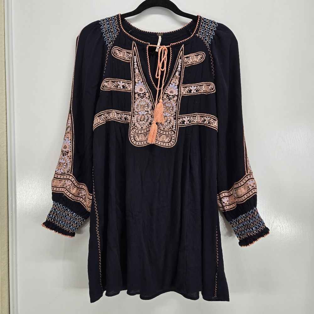Free people‎ Wind Willow peasant embroidered mini dress size medium black boho